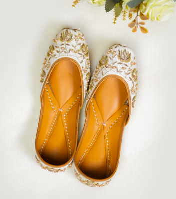 Why Punjabi Juttis Are A Must-Have For Travelers